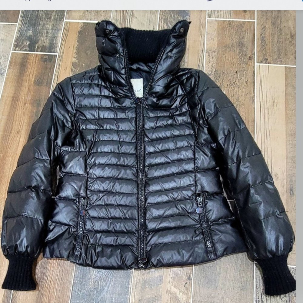 Moncler Black Puffer Jacket (lightly preowned)